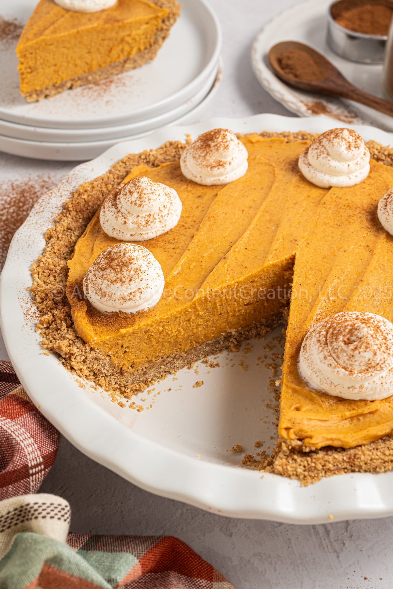 Marshmallow Pumpkin Pie - *EXCLUSIVE*