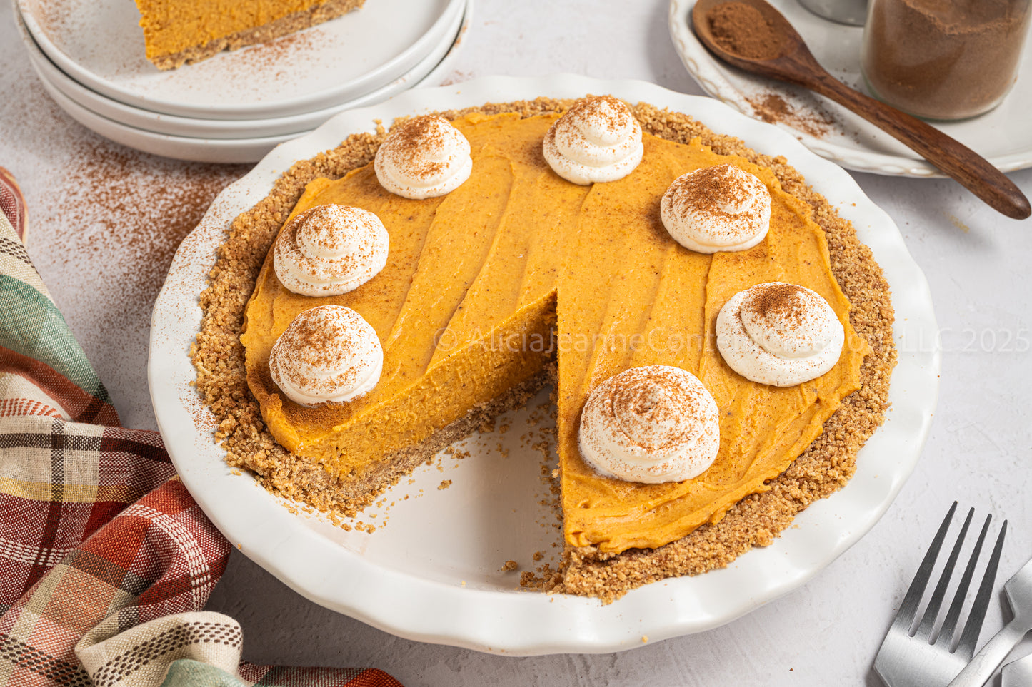 Marshmallow Pumpkin Pie - *EXCLUSIVE*