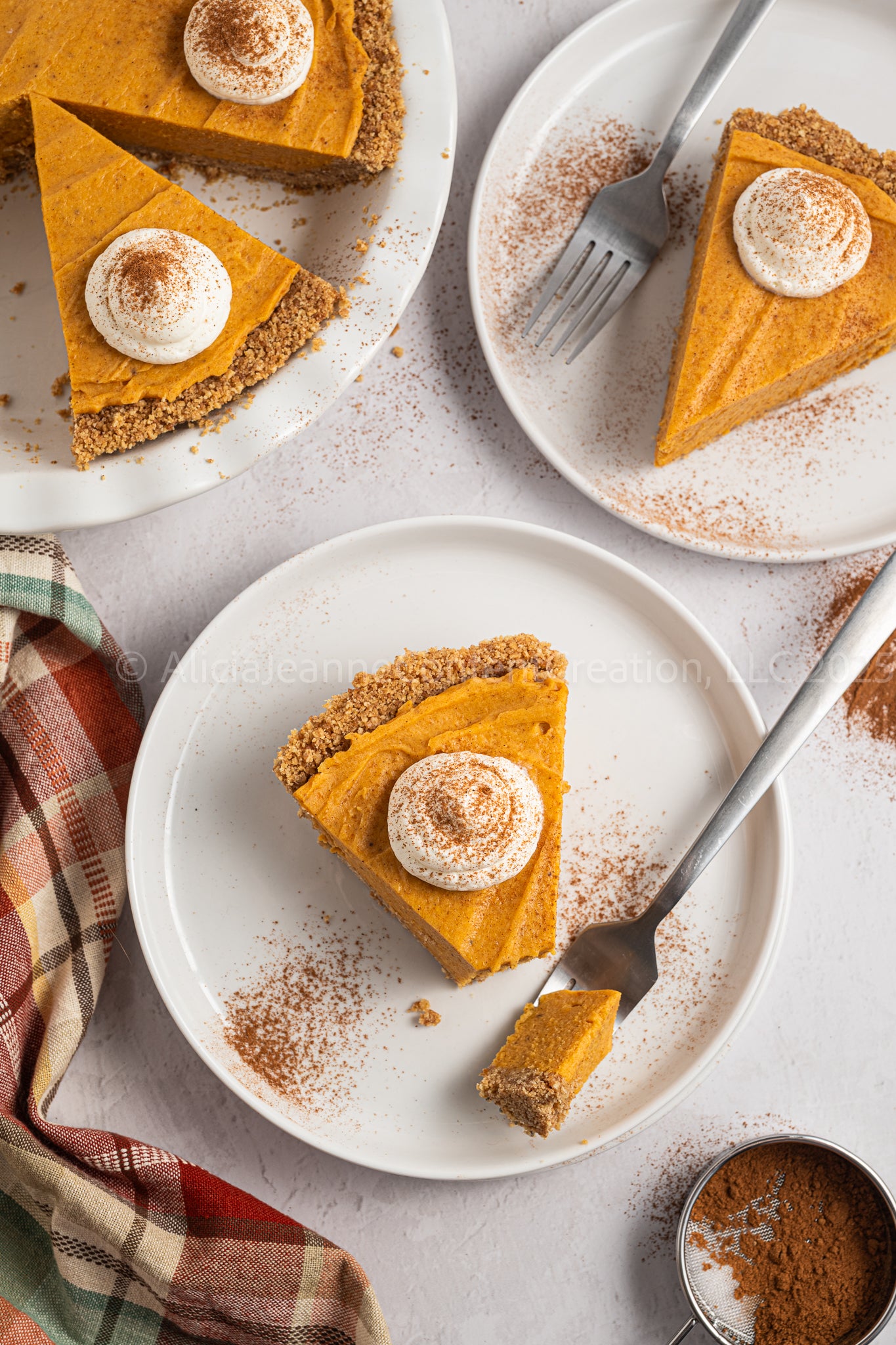 Marshmallow Pumpkin Pie - *EXCLUSIVE*