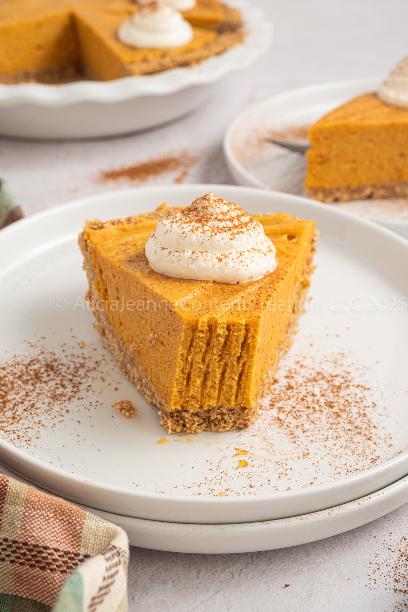 Marshmallow Pumpkin Pie - *EXCLUSIVE*