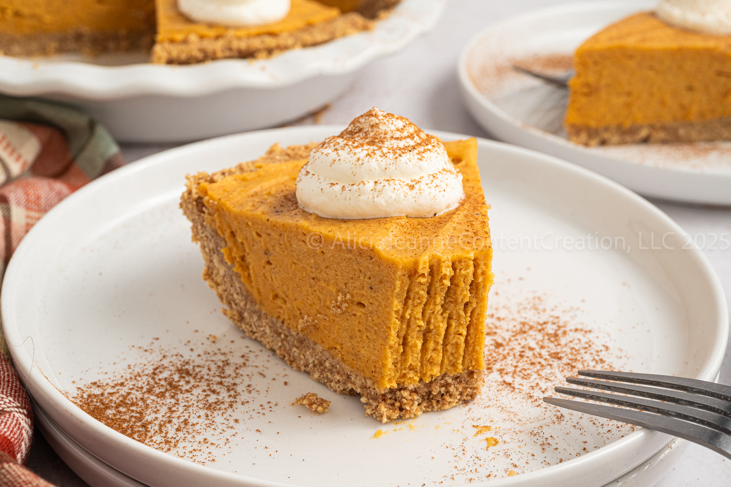 Marshmallow Pumpkin Pie - *EXCLUSIVE*