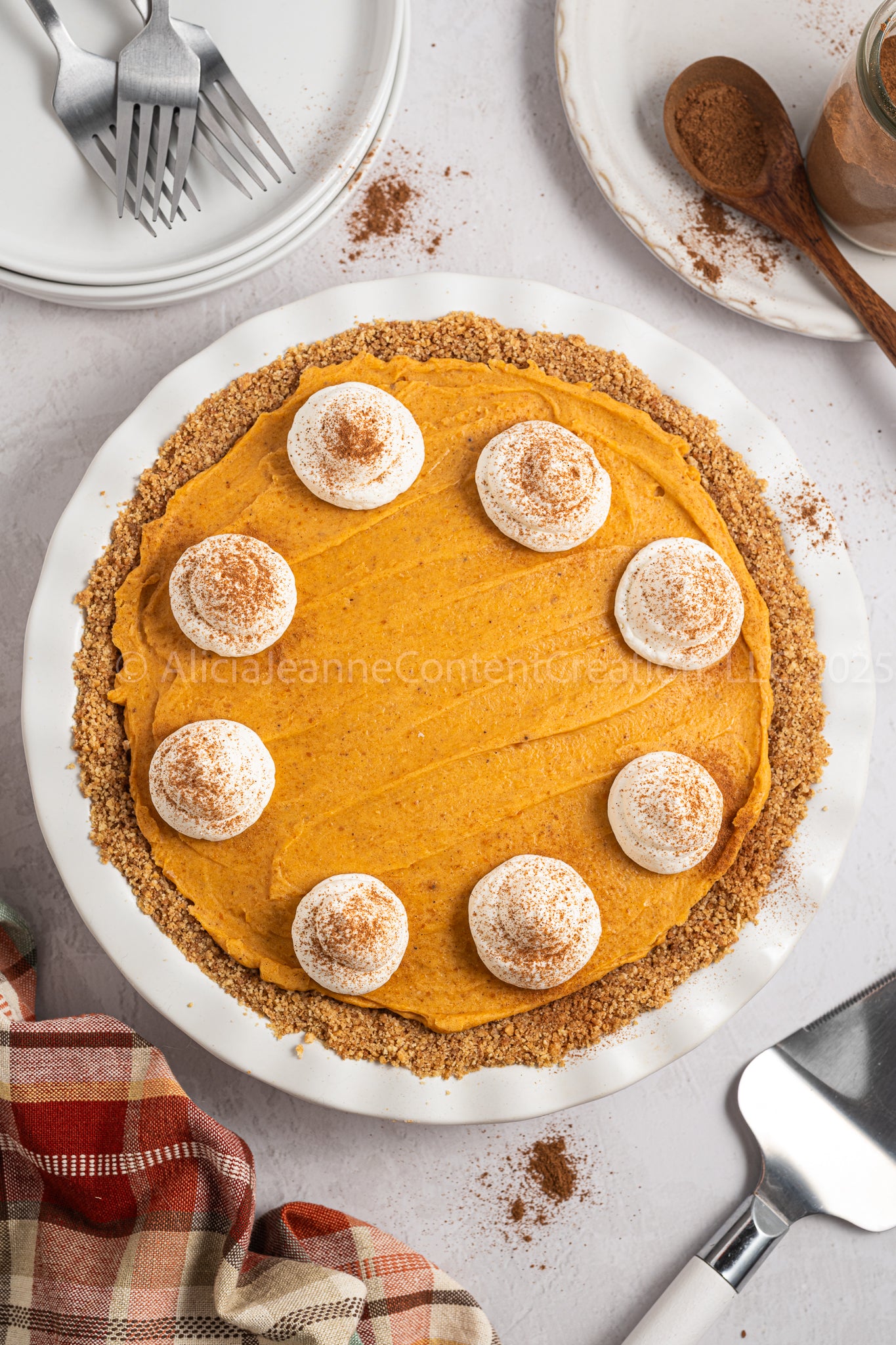 Marshmallow Pumpkin Pie - *EXCLUSIVE*