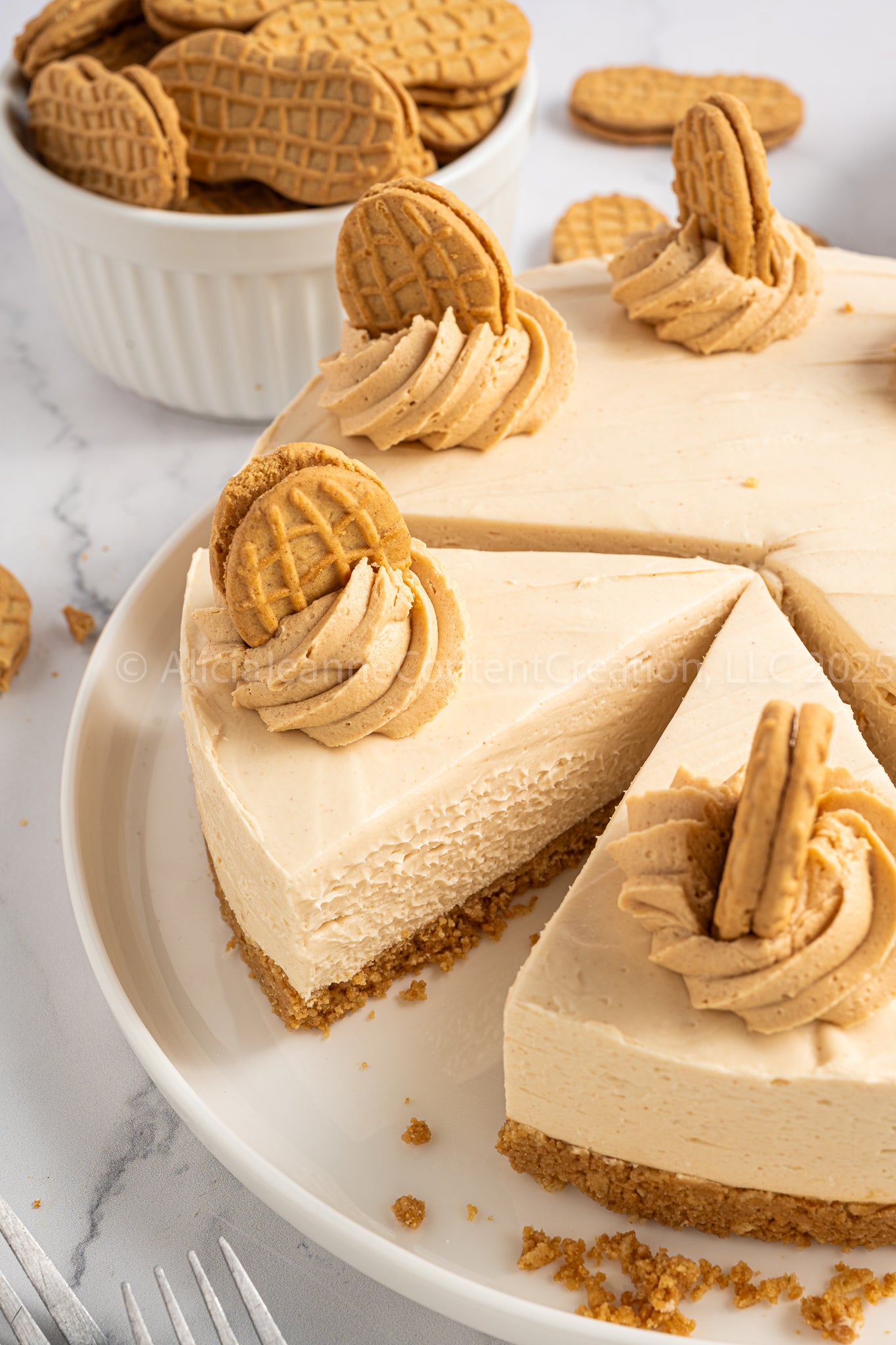 Nutter Butter Cheesecake (No-Bake) - *EXCLUSIVE*